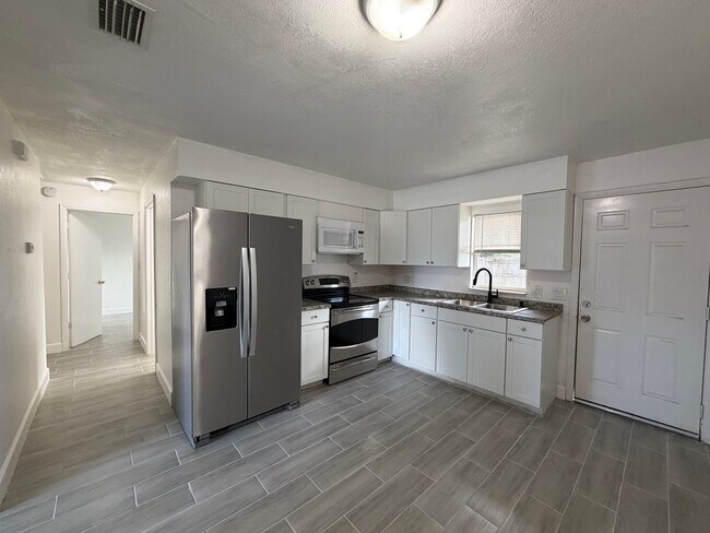 Photo - 564 N Wayman St Unit 564