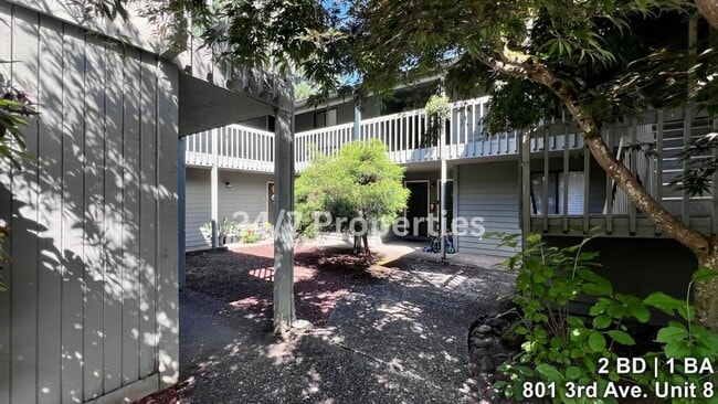 Building Photo - Upper Level 2 BD | 1 BA Apartment w/ Willa... Unit 8