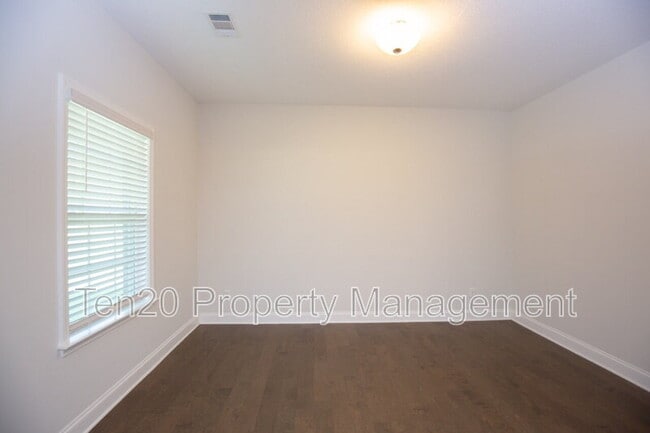 Photo - 7794 Garrett Rd
