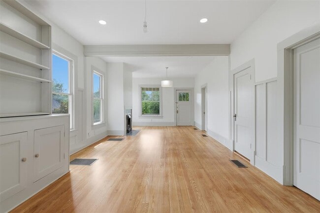 Photo - 608 Harthan St