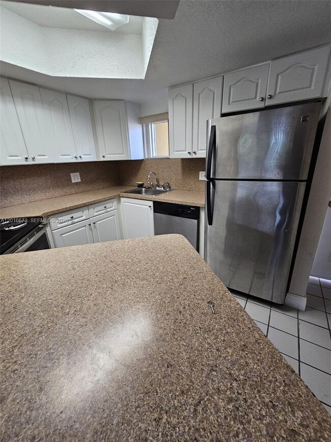 Photo - 8245 Lake Dr Unidad 401