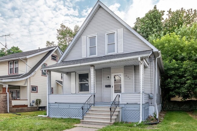 705 Smith Ave SW