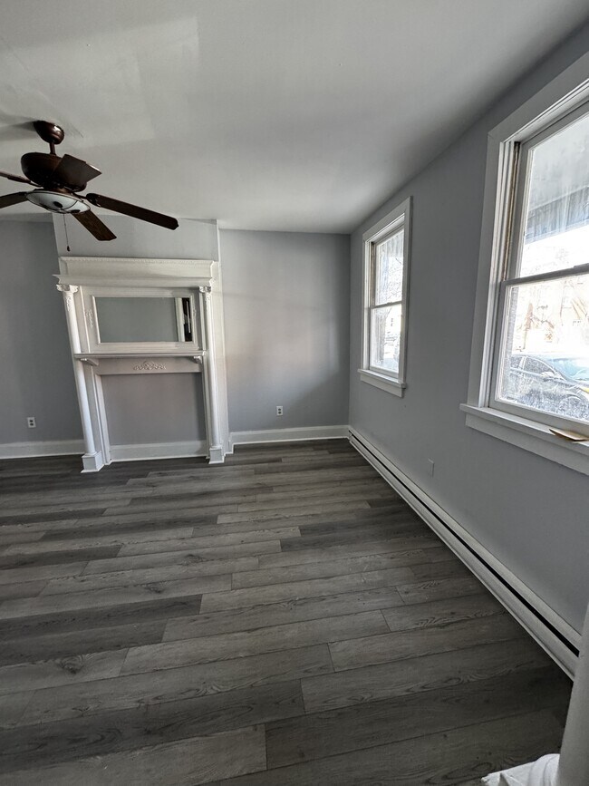 Photo - 225 W Martin St