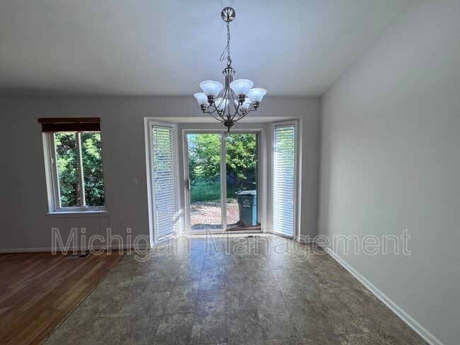 Photo - 173 Algansee Dr