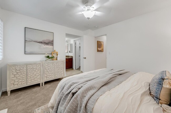 Photo - 556 Valley Forge Way Townhome