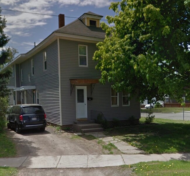 Building Photo - 71 8 St Unit 71