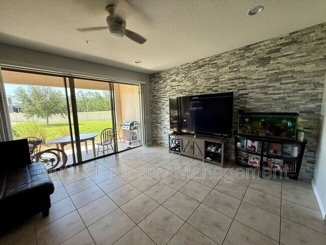 Photo - 726 Artisan St