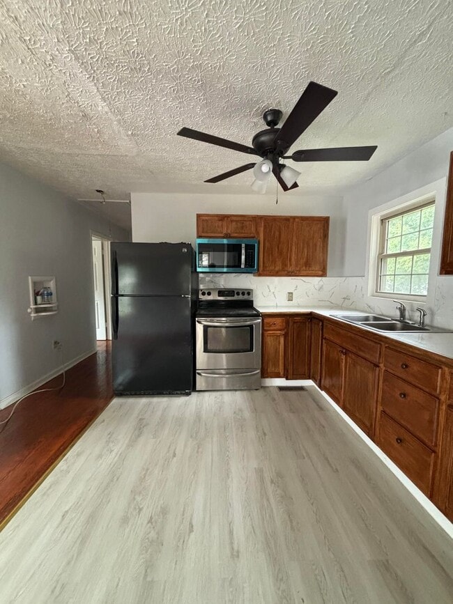 Photo - 1733 Holly Dr