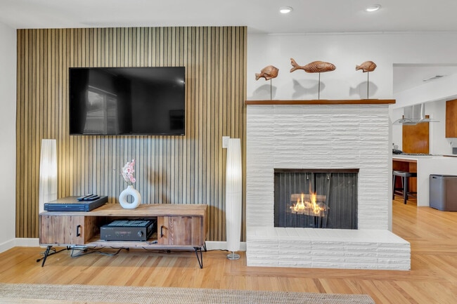 Photo - 6836 S Land Park Dr Unidad SI ID1473530P