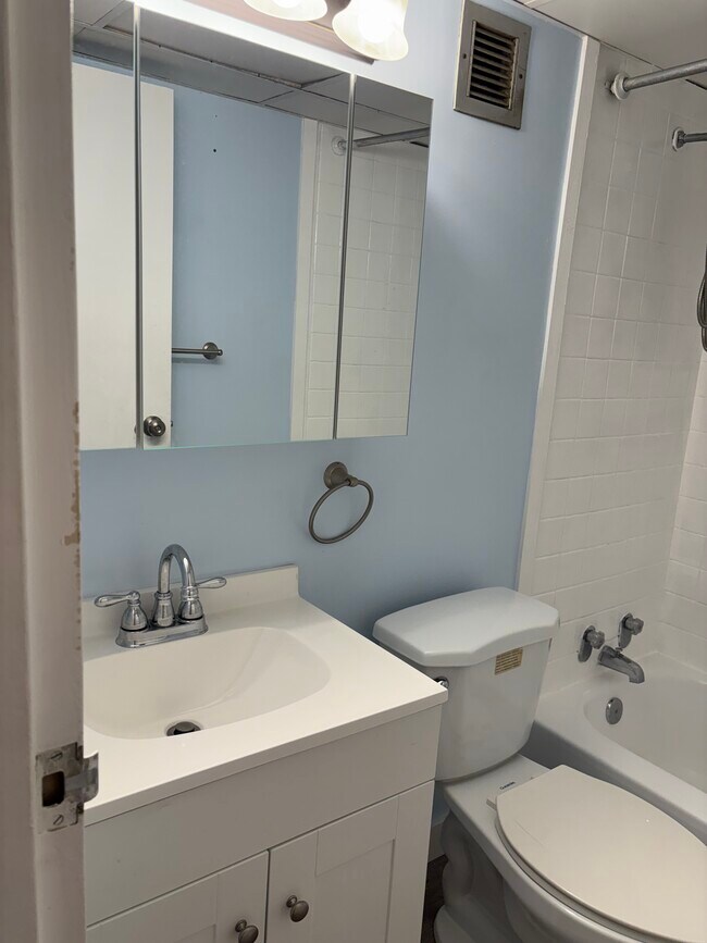 Photo - 70 Southbridge St Unit 503