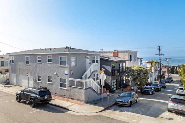 142 30th St., 2923 Manhattan Ave.
