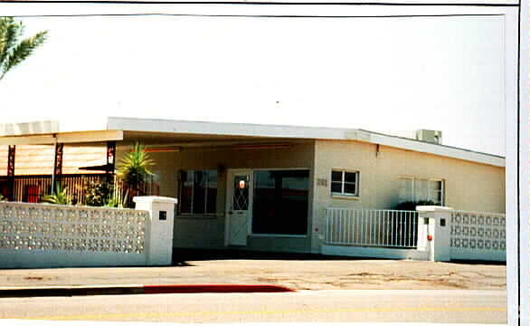 Circle J/R Apartments - Circle J/R Apartments