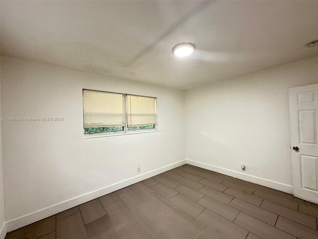 Photo - 110 SW 7th Ave Unit 1