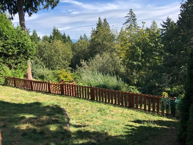 Large fenced back yard. - 7221 Yew St