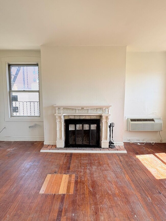 214 W Monument Street