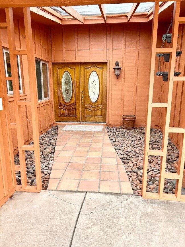 Photo - 2601 E Cinnabar Ave