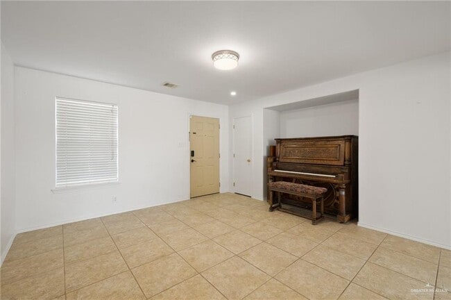 Photo - 14 N 40th St