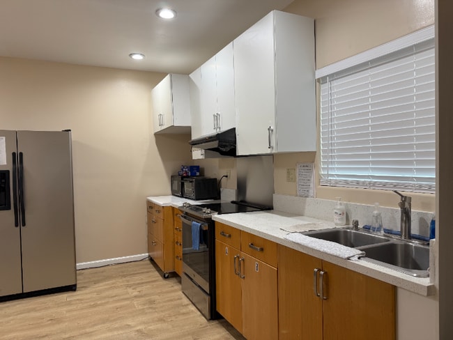 Photo - 18622 Horst Ave Unidad 18622