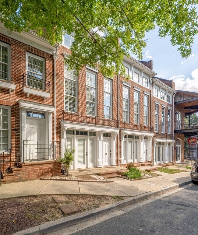 Photo - Stylish 3-bedroom townhome in Vermillion in Hustersville