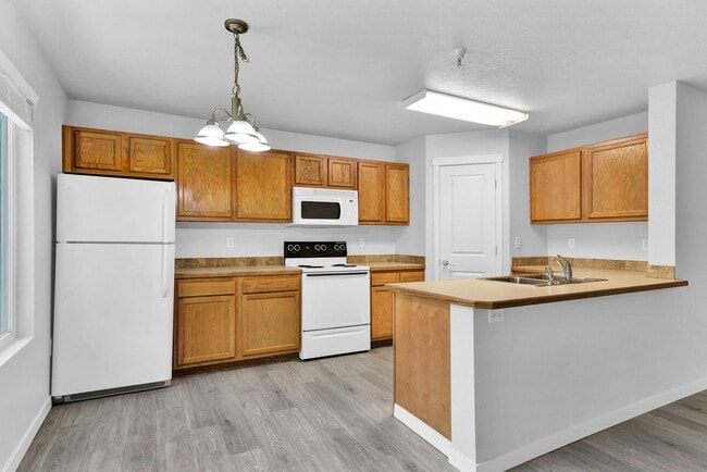 Building Photo - 6823 Noah Ct Unit 6823N102