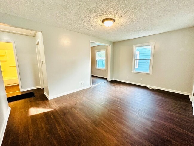 Photo - 2BR off Taylor Blvd with open floor plan *...