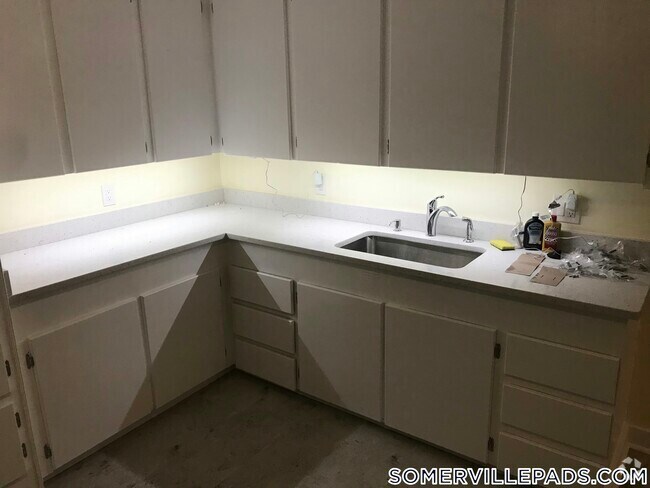 Building Photo - 48 Dartmouth St Rental