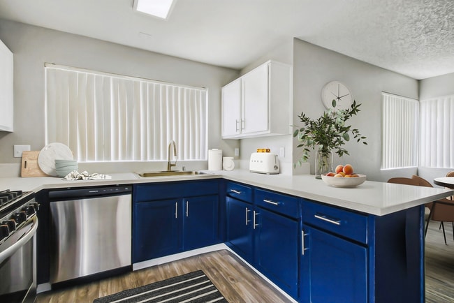 Photo - Fifty-Seven 95 Flamingo Apartments