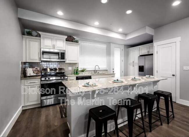 Photo - 710 Bluffs Ct