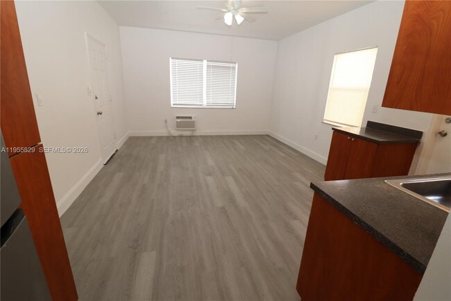 Photo - 835 83rd St Unidad 6