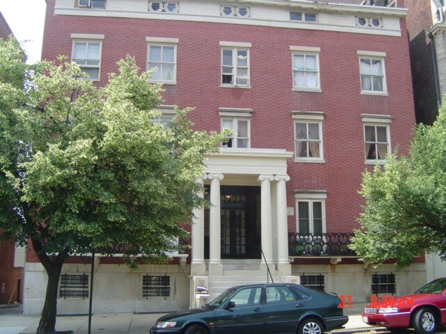 Primary Photo - 107 W Monument St Apartments
