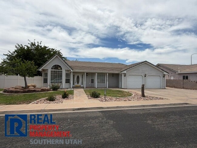 Building Photo - Single Family Home in River Ridge