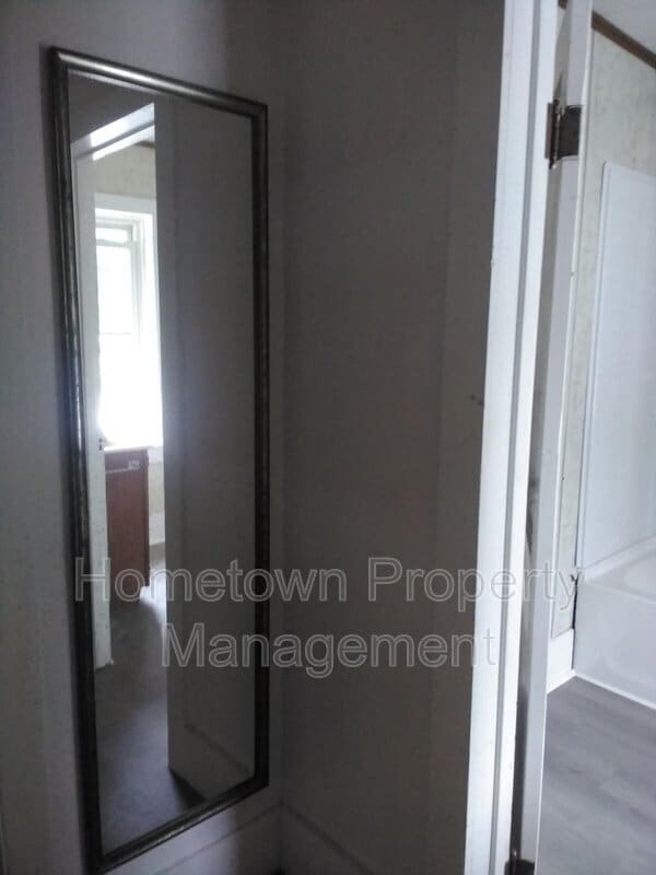 Photo - 272 River Rd