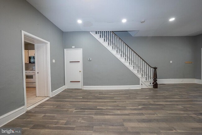 Photo - 4517 Ritchie St