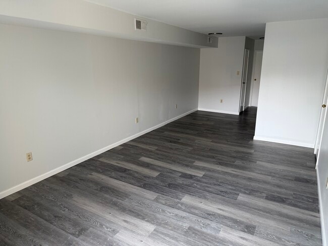 Building Photo - 85 Lancaster Est Unit 85 Lancaster Estates