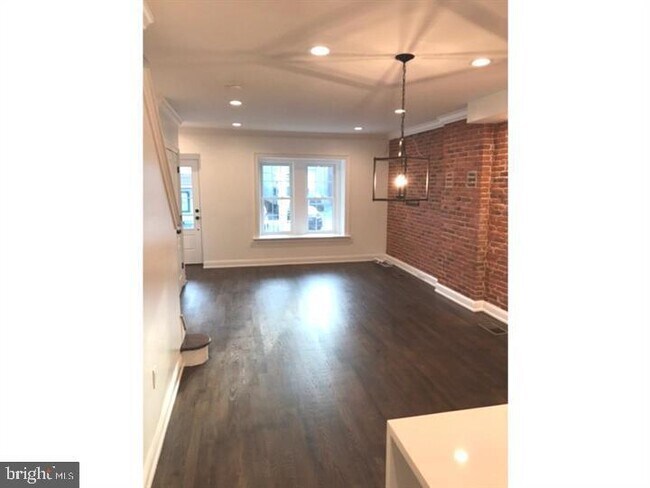 Photo - 126 N Wayne St