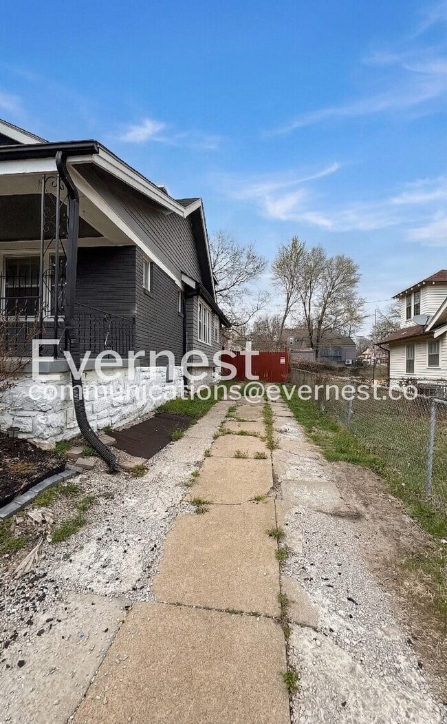 Photo - 2242 E 70th St