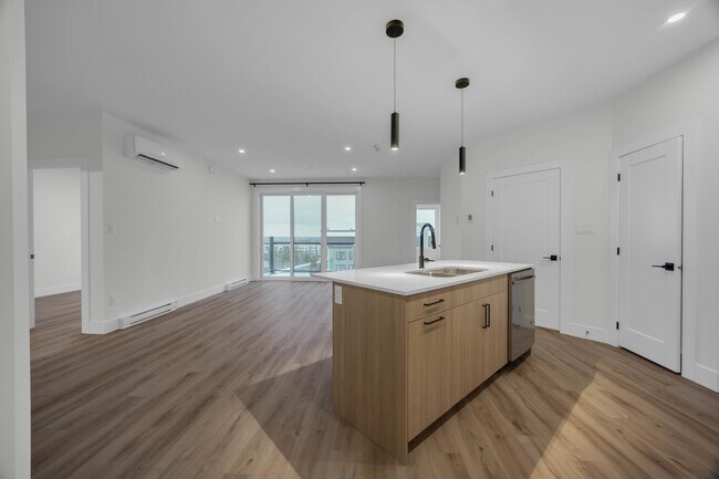 Photo - 1035 Melanson Rd Unit 607