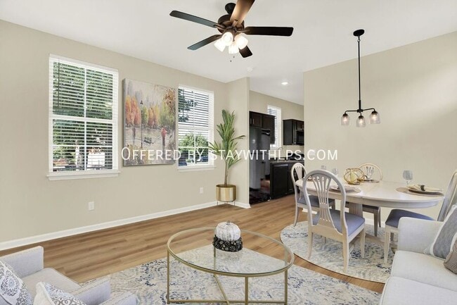 Photo - 703 N 3rd St