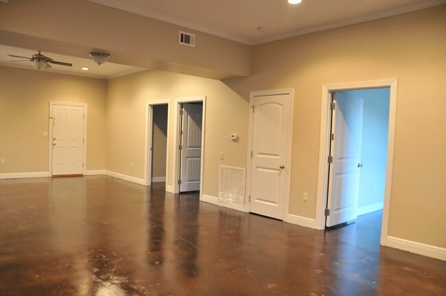 Photo - 1420 A-B Cloverdale Unit 1420 A-B Cloverdale