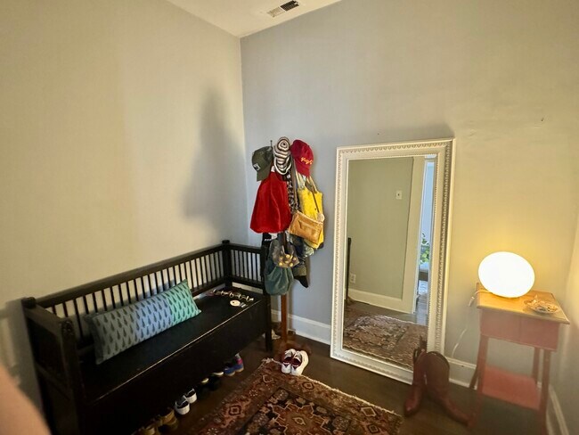 Photo - 2552 N Southport Ave Unidad 2R Rental