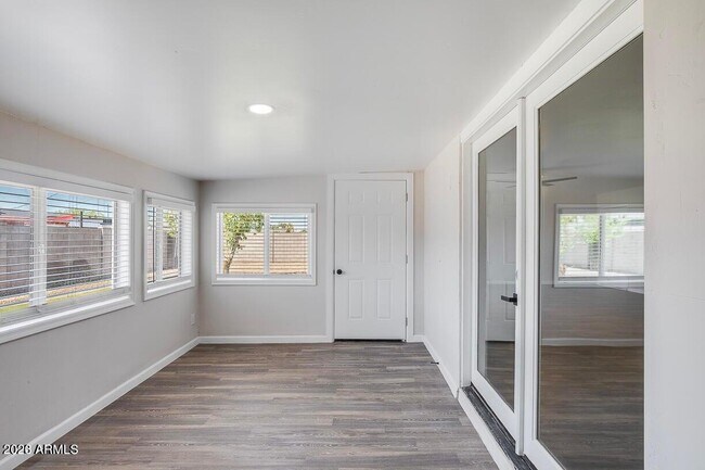 Photo - 8519 E Sheridan St