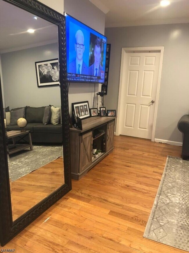 Photo - 334 Sherman St