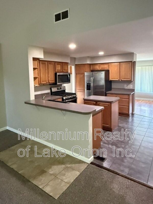 465 Trombley Rd