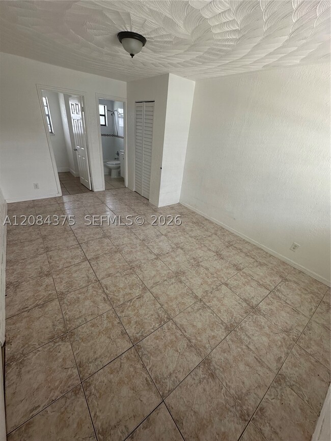 4120 SW 19th St Unit 2