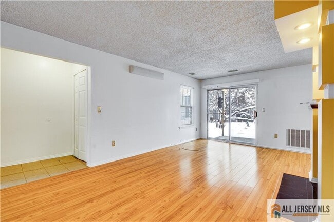 Photo - 49 Tanglewood Ct