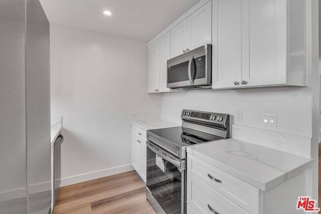 Photo - 6616 Sylmar Ave