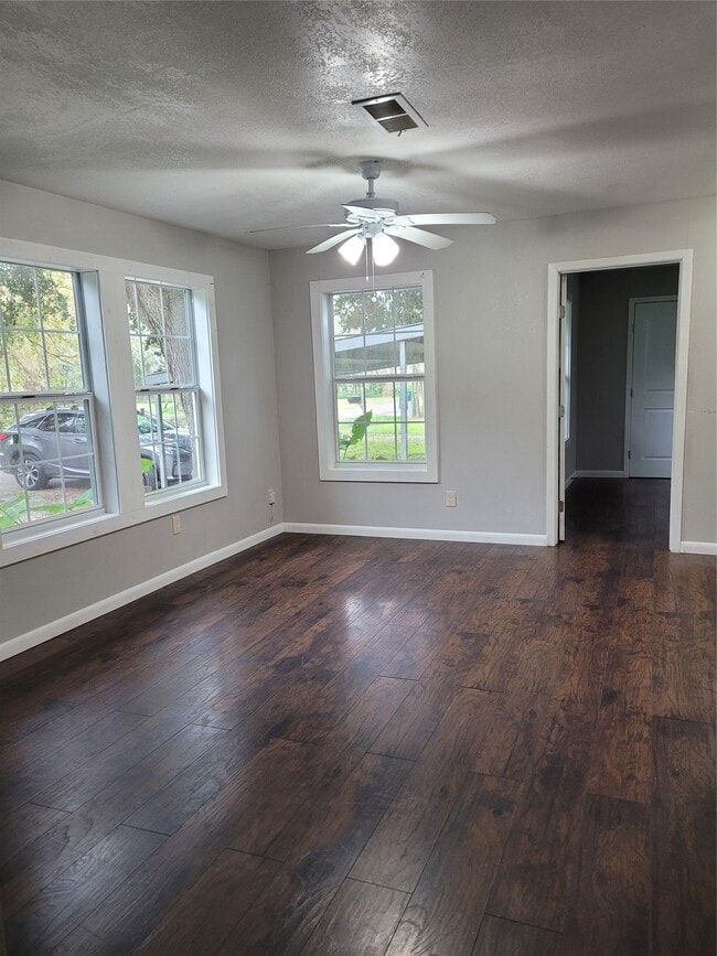 Photo - 822 Retama St