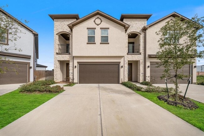 Building Photo - 2019 Olivos St Rental