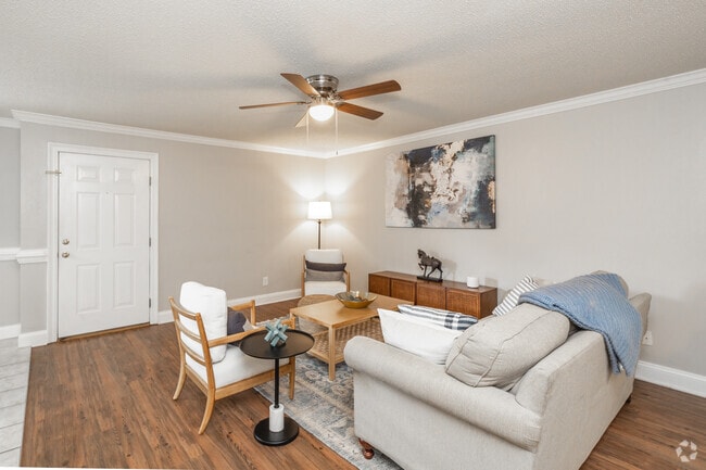 2BR, 2BA - 1,304SF - Living Room