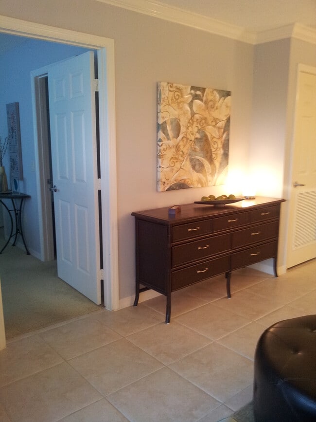 Building Photo - 4274 Calinda Ln Unit 243 Rental
